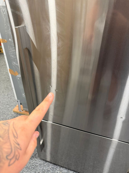 Ex Display Fisher & Paykel Fridge Freezer RF522BRXFD5 Right hand hinged BR4661