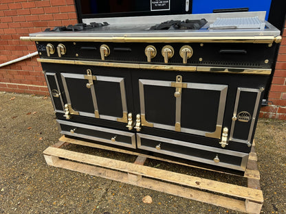 La Cornue Chateau 150 Range Cooker Oven Extractor Hood & Kitchen Black & Brass