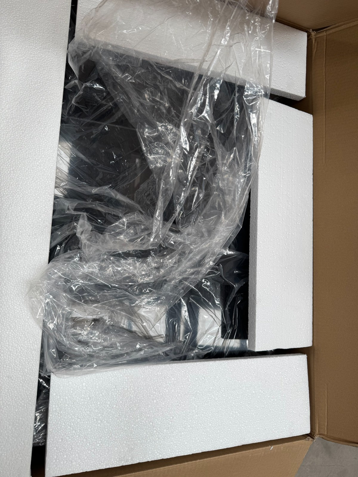 NEW Fisher & Paykel HT90GHB2 90 Black Wall Mounted Cooker Extractor hood BR4634