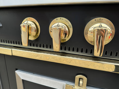 La Cornue Chateau 150 Range Cooker Oven Extractor Hood & Kitchen Black & Brass
