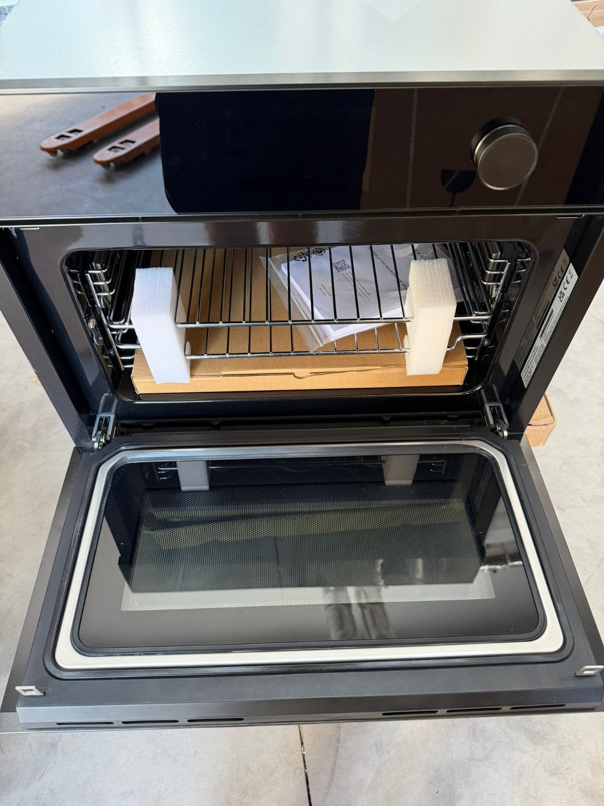 UNUSED Fisher & Paykel OM60NMTDB1 combi Microwave Oven cooker BR4646