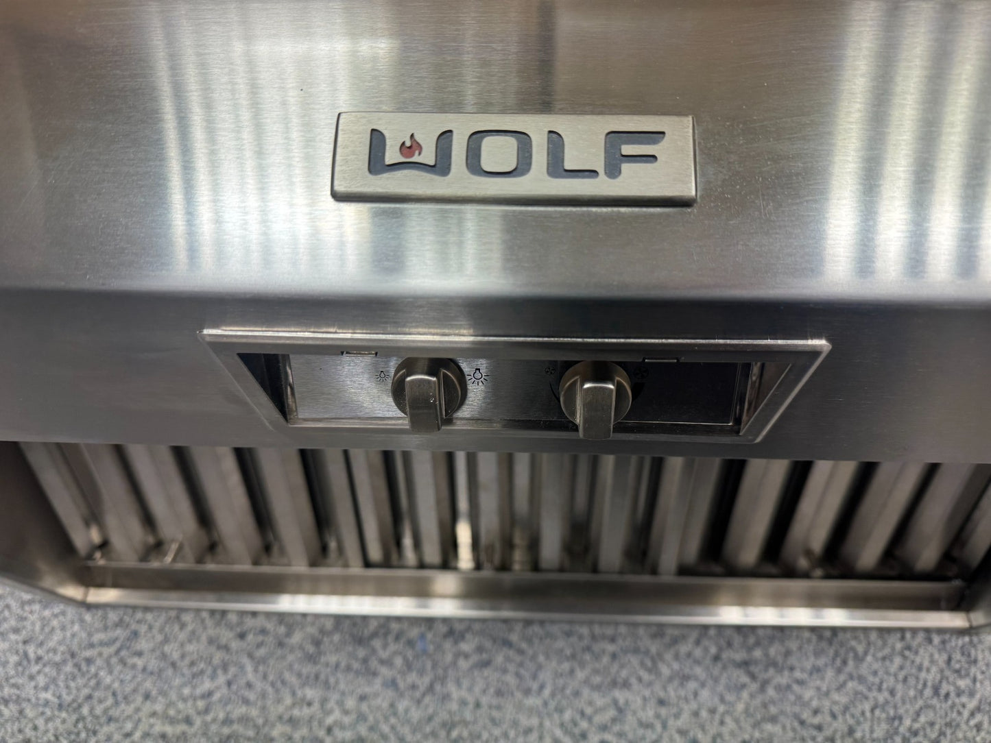 UNUSED Wolf Pro Wall Hood Extractor 914mm Appliance B34123