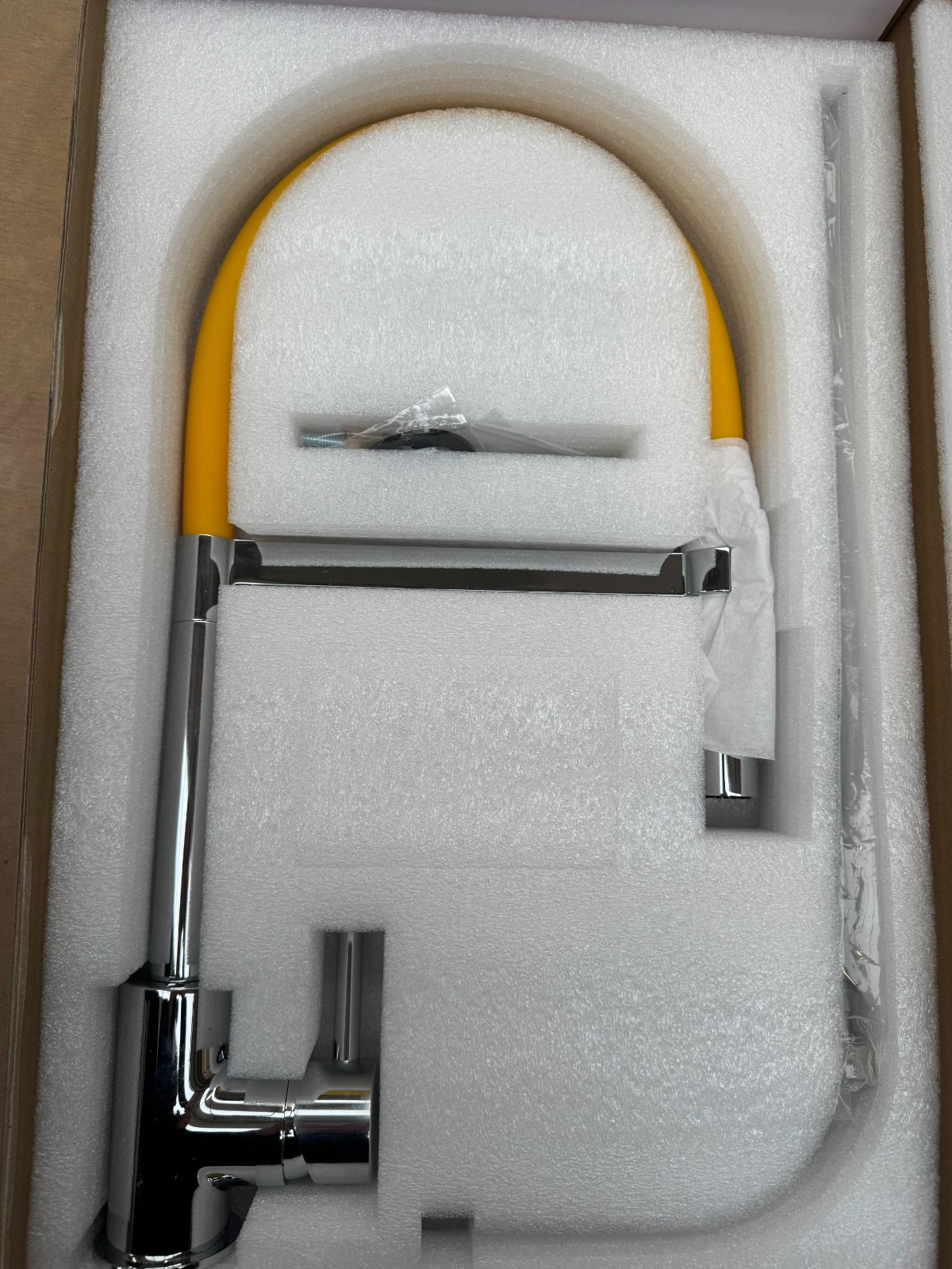 NEW CHROME Yellow Spray Hose Mixer tap Victoria plumbing tap factory AX4551