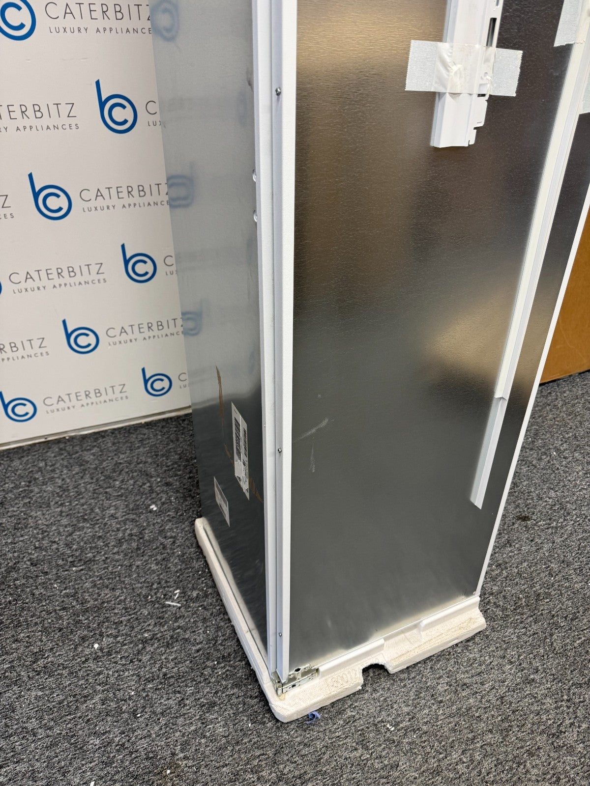 New Neff N90 GI7815NE0 Integrated No Frost Built in Column Freezer BR4163