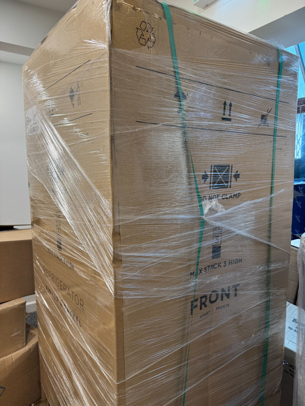 NEW Fisher & Paykel RF522BRWFD5 WHITE 79cm Fridge Freezer Freestanding BR4147