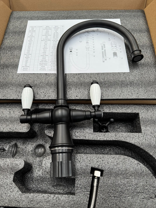 Traditional Black Kitchen Mixer tap Victoria plumbing tap factory AX4525