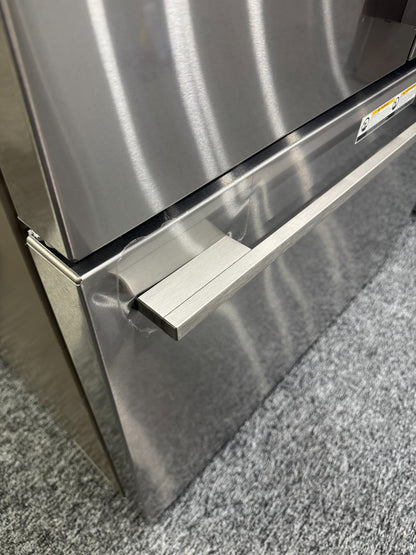 NEW UNUSED Fisher & Paykel RF610ADJX6 Fridge Freezer Freestanding BR2317