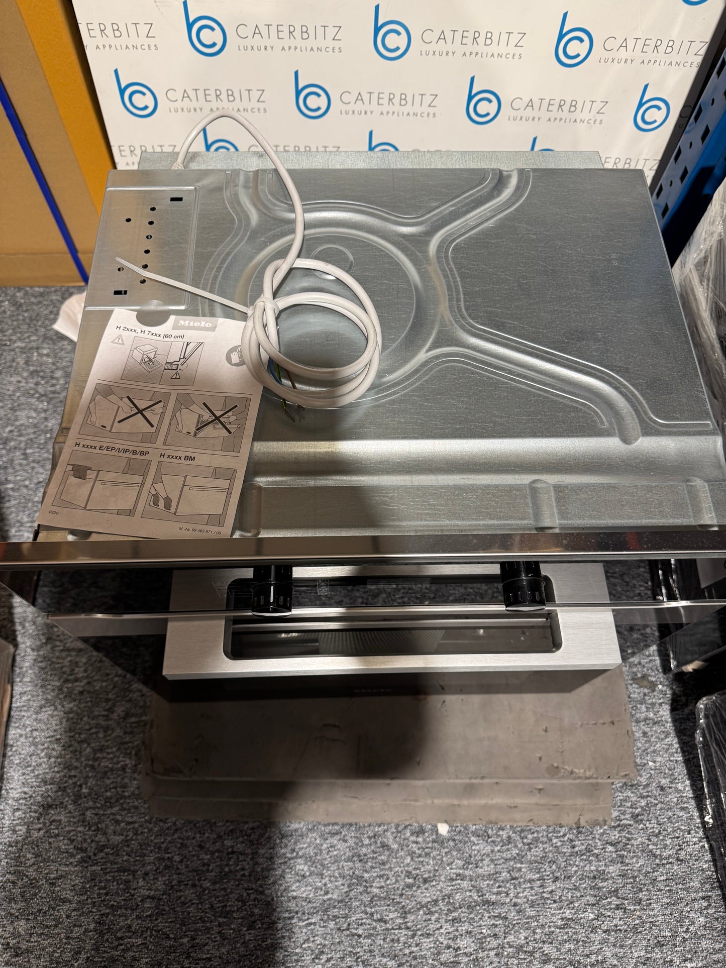 New Miele H 2860 B Built in Wall Oven Cooker BR 2391 Damaged