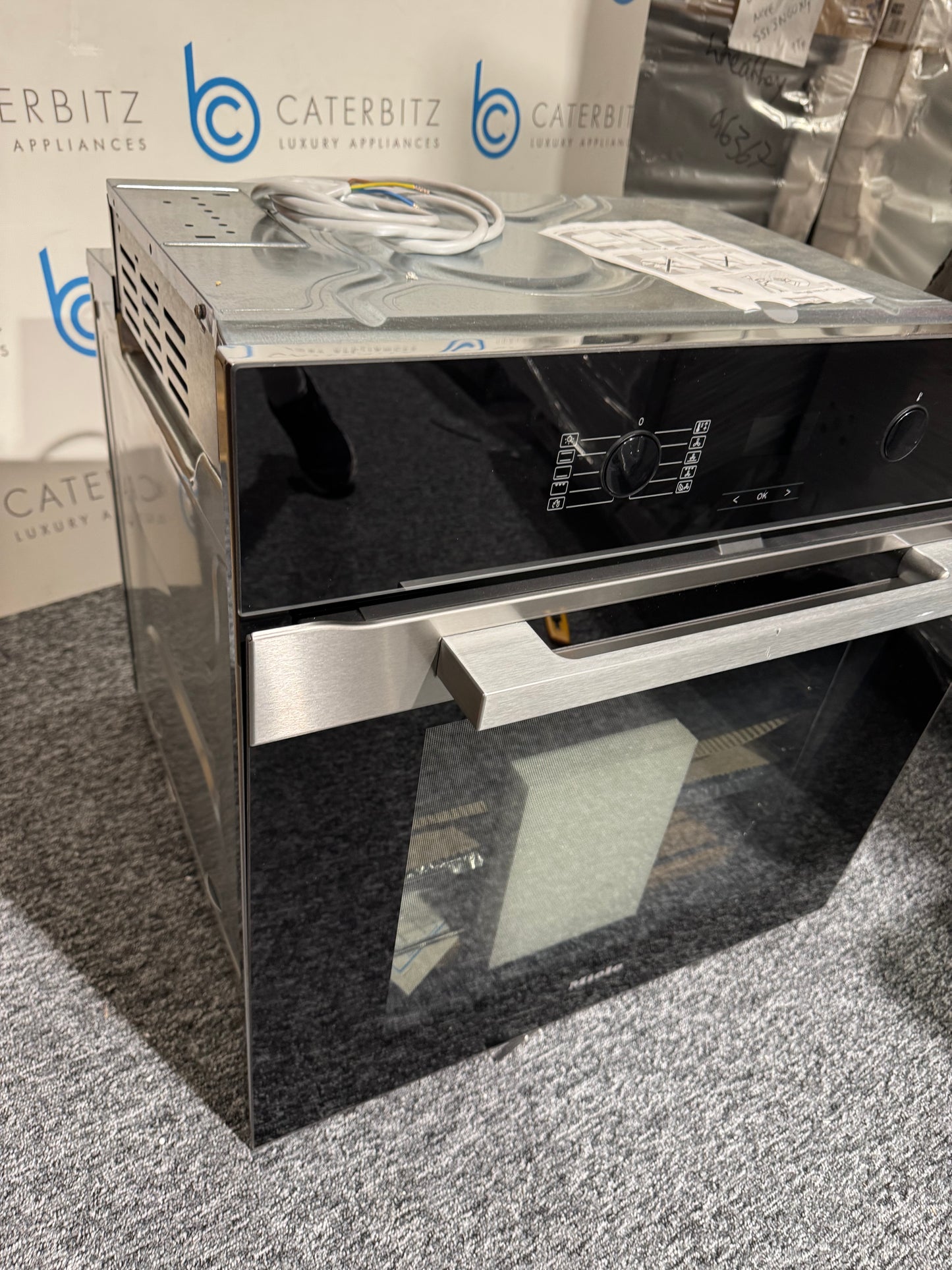 New Miele H 2860 BP Built in wall Oven Cooker BR2394