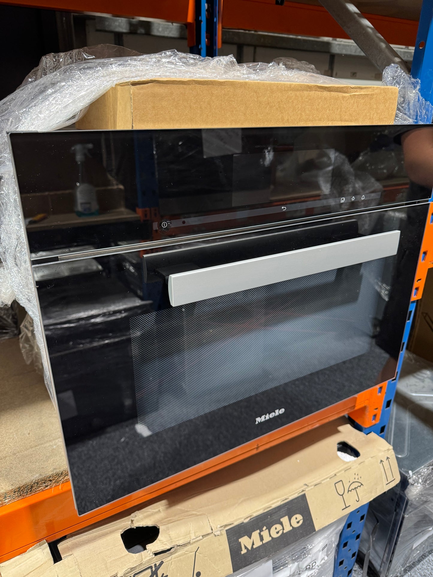 New Miele DGC 6805 Steam Combi Built In wall oven cooker BR2402