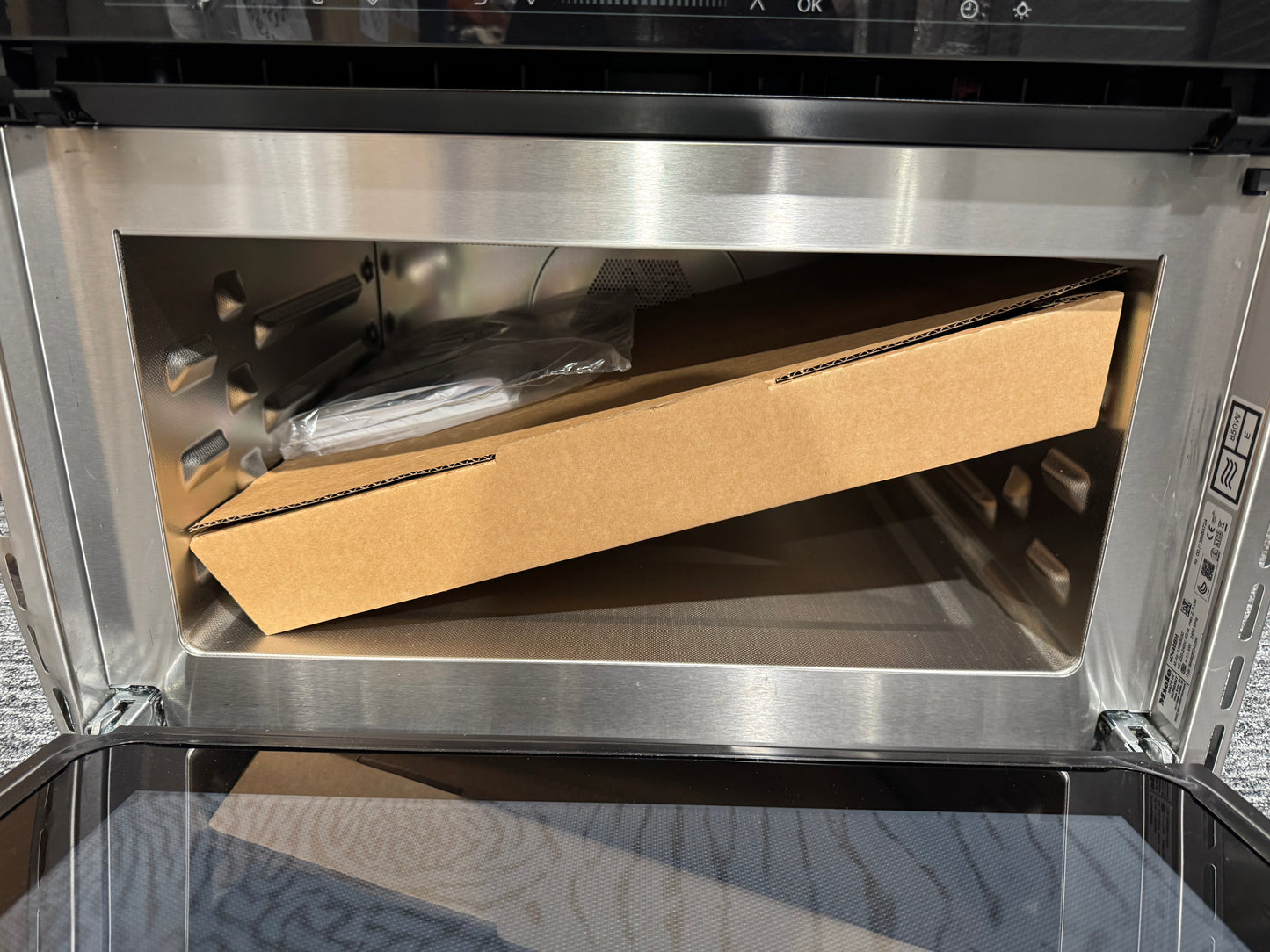 New Miele H 7440 BM Combi Oven cooker Damaged clean steel BR2403