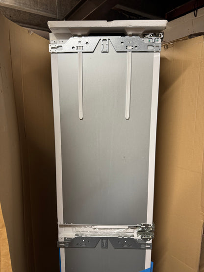 New Miele KFN 7764 D Integrated Fridge Freezer Damaged BR2408