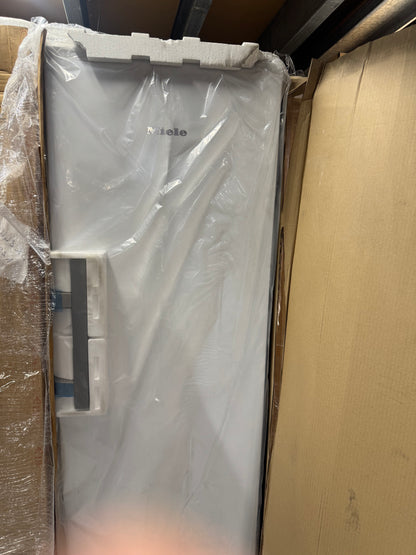 New other Miele K28202 DWS Freestanding Fridge White BR2410