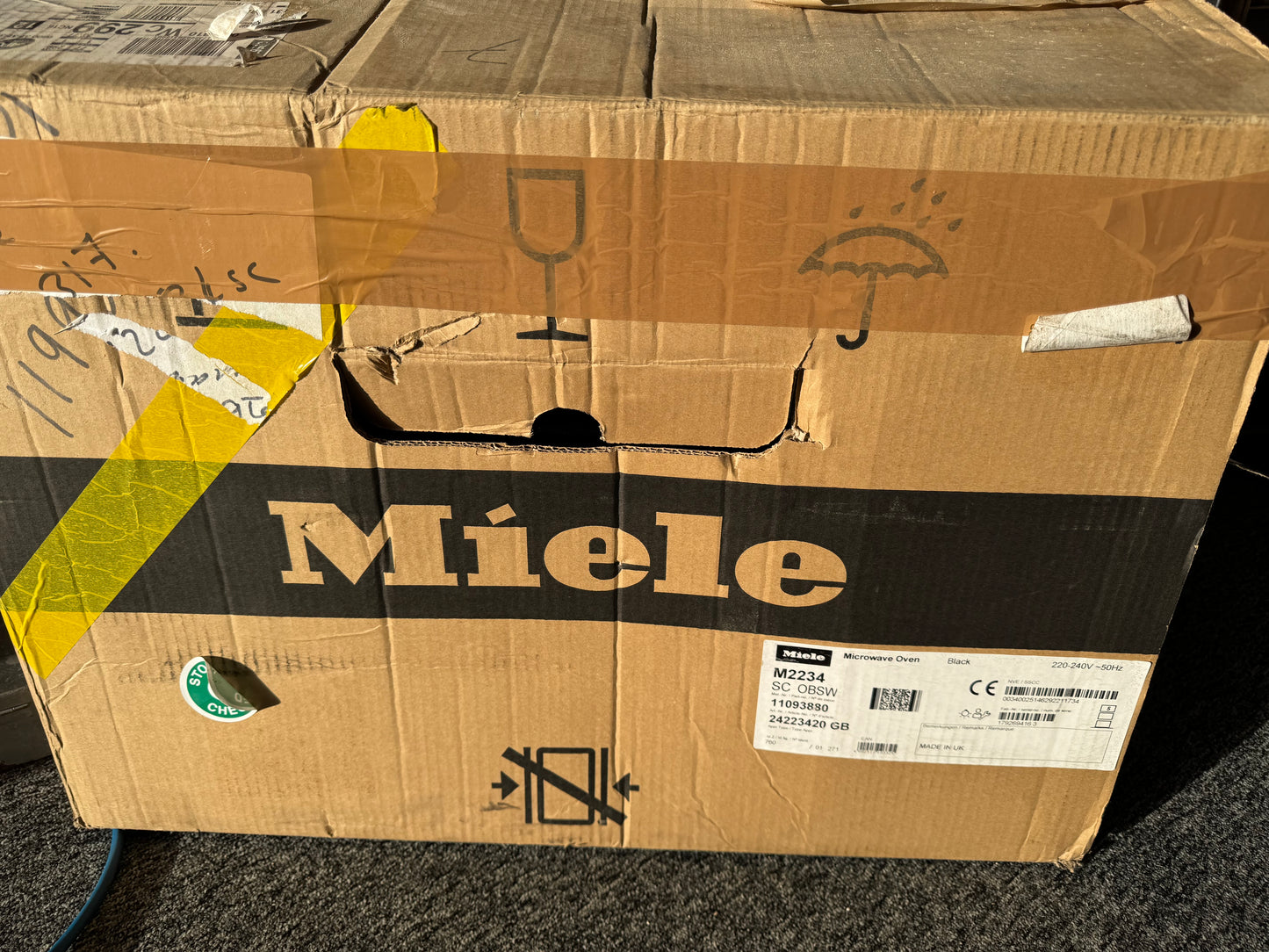 NEW Miele M 2234 SC Built In Microwave Oven appliance BR4144