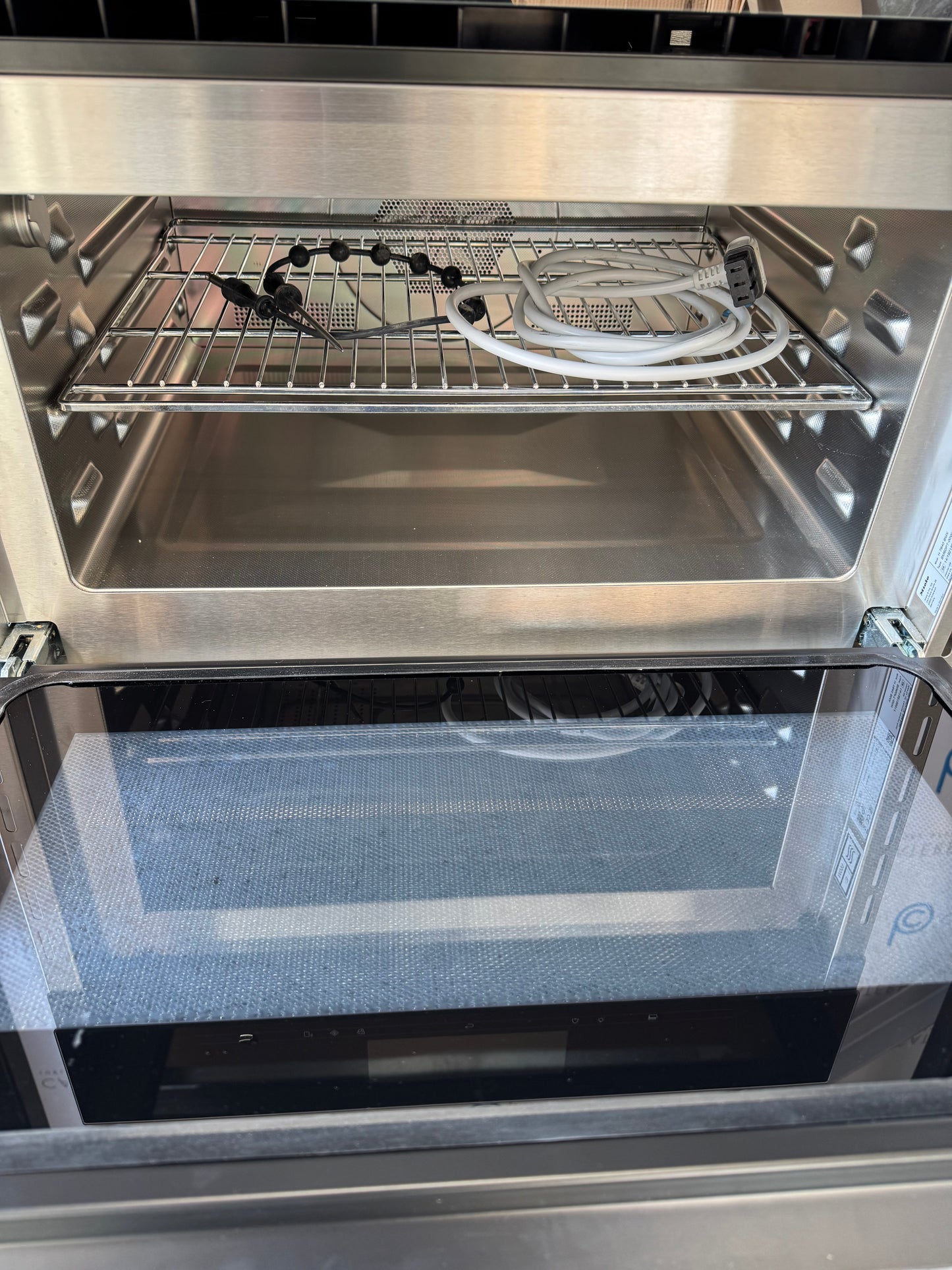 UNUSED Miele H 7840BMX Built in Combi Microwave Oven Black BR4252